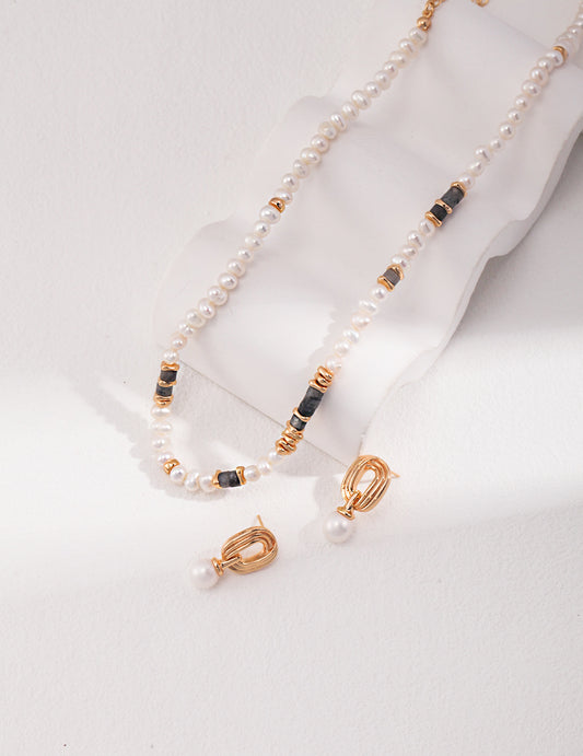 Sparkling Stone Pearl Necklace