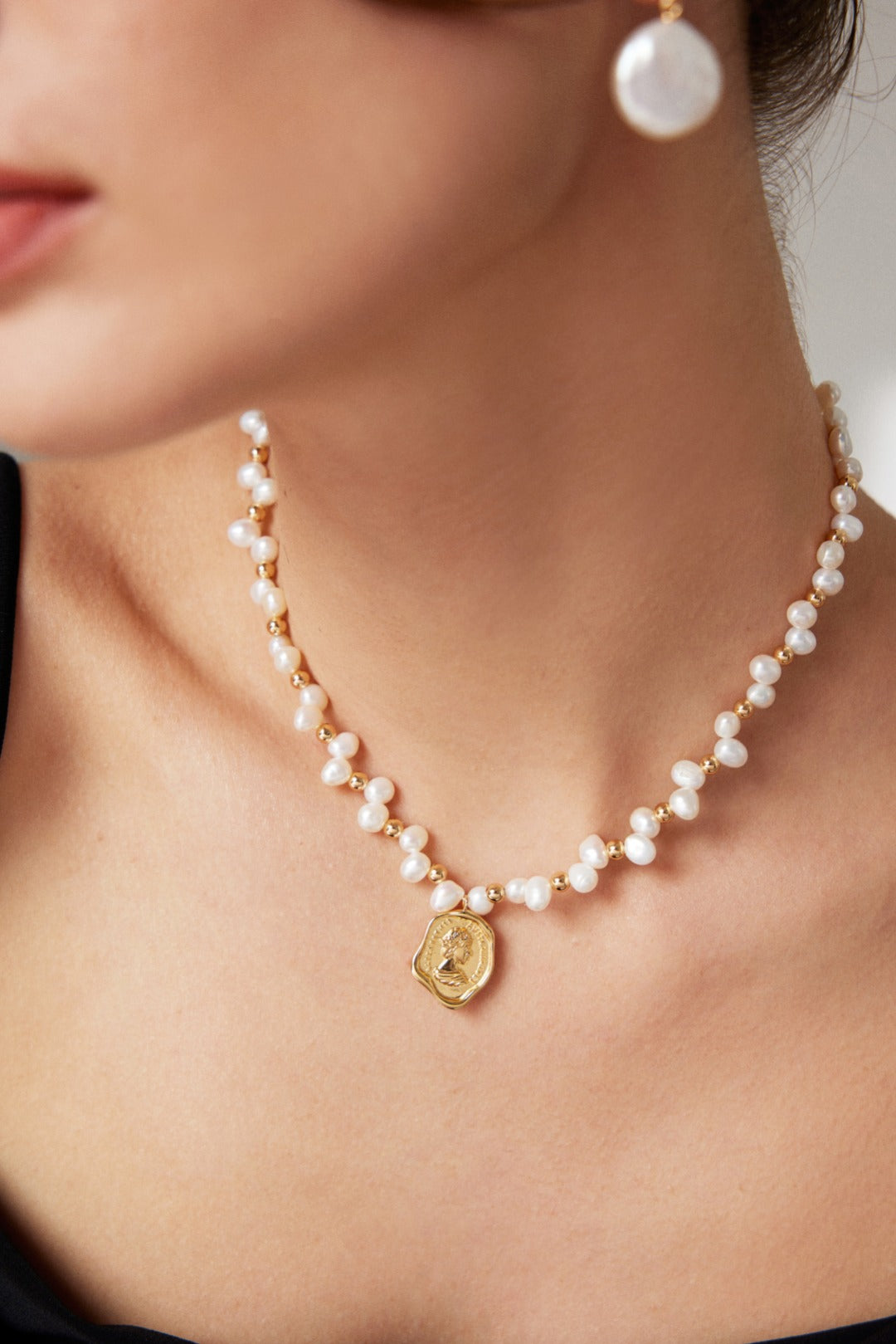 Queen's Pearl Necklace