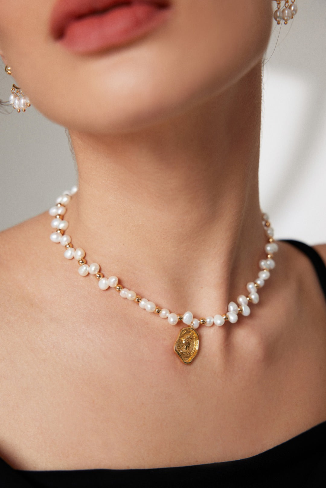 Queen's Pearl Necklace