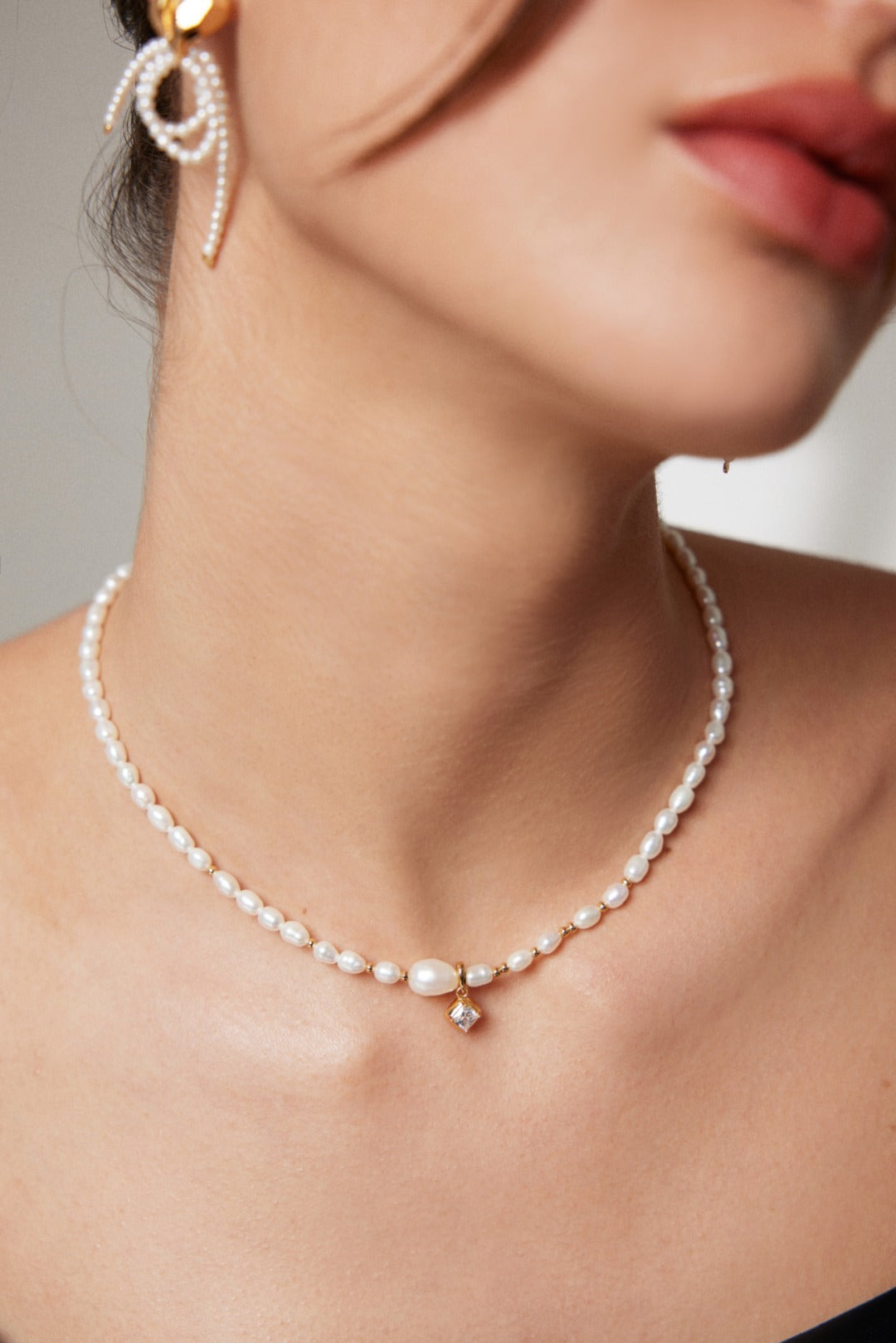 Haoshi Pearl Necklace/Beizhu Earrings