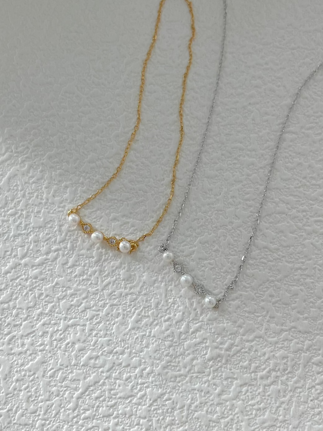 One Line Pearl Necklace