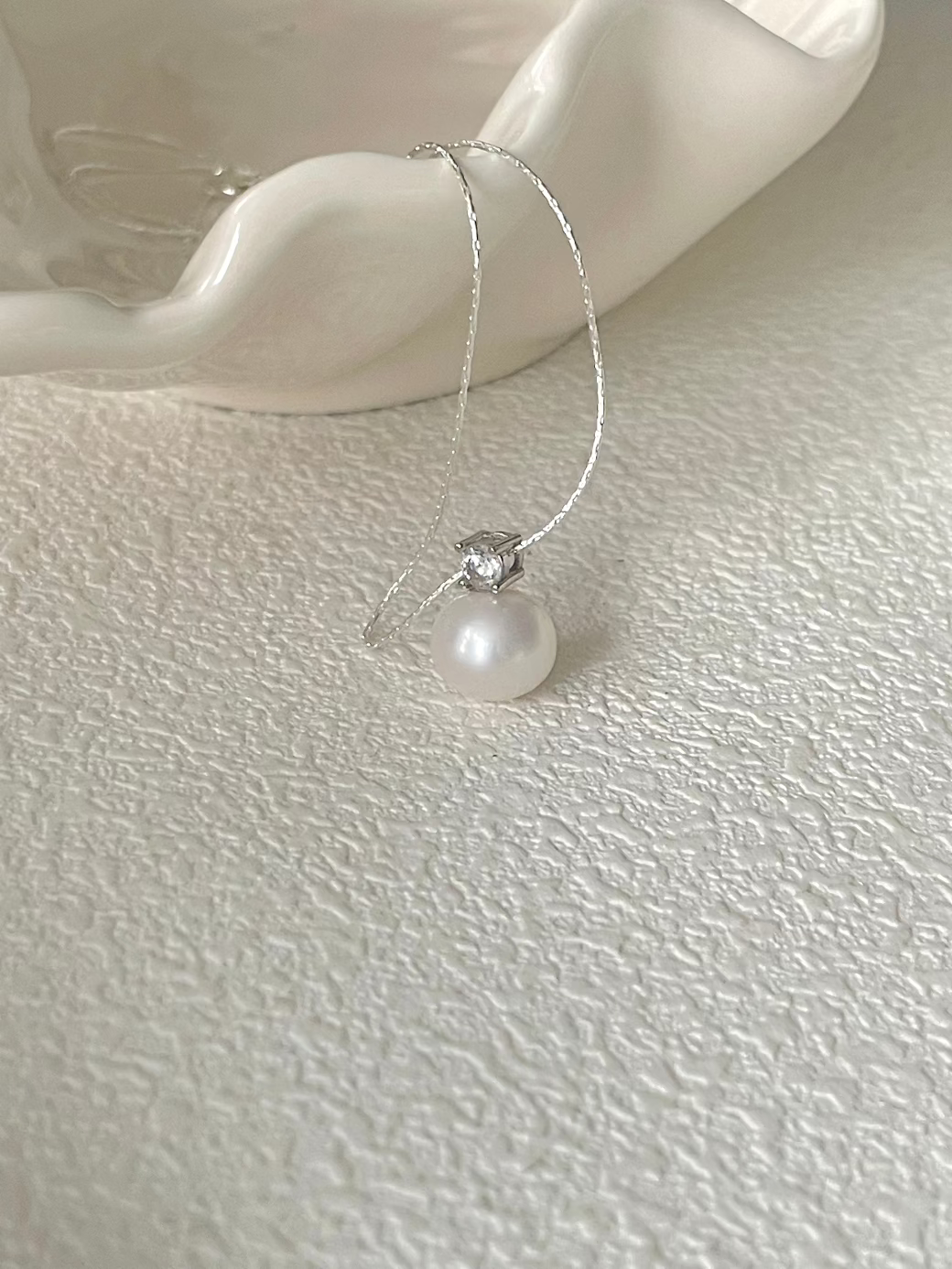 White Daifei Pearl Necklace