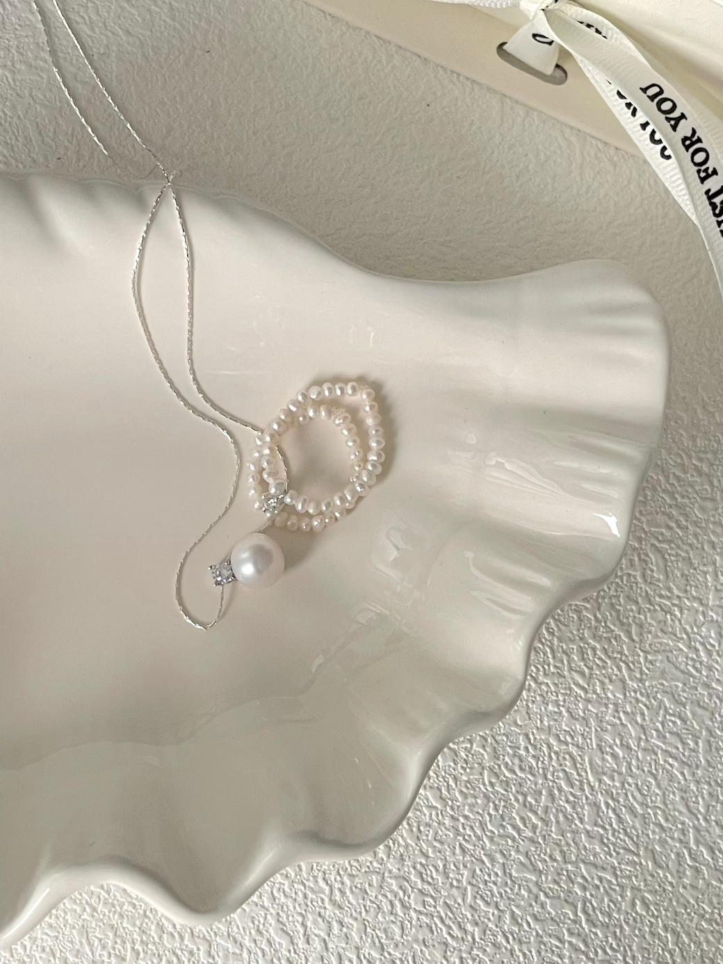 White Daifei Pearl Necklace